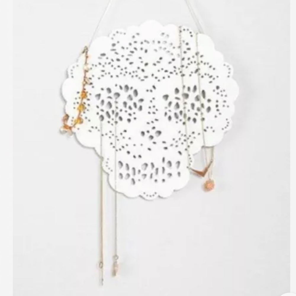 Urban Outfitters Skeleton Hanging Jewelry
Stand Skull White Wall Art Plum & Bow
